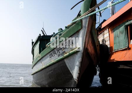 Bangladesch, Sundarban, 2021-10-30. Berichten Sie an Bord von Rubayath und Elisabeths Boot auf den Sundarbans, einer Region aus unzähligen Waffen und Kanälen Stockfoto