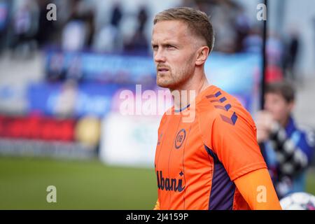 Haderslev, Dänemark. 10., April 2022. Kasper Larsen (5) von Odense Boldklub wurde während des Superliga-Spiels 3F zwischen Soenderjyske und Odense Boldklub im Sydbank Park in Haderslev gesehen. (Foto: Gonzales Photo - Kent Rasmussen). Stockfoto