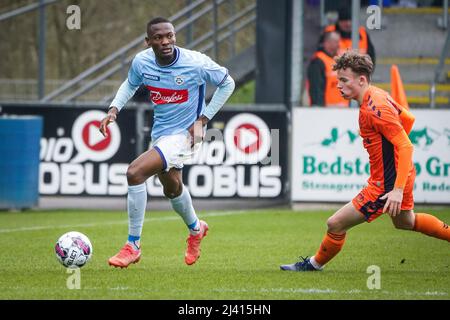 Haderslev, Dänemark. 10., April 2022. Duplexe Tchamba (4) aus Soenderjyske, gesehen während des Superliga-Spiels 3F zwischen Soenderjyske und Odense Boldklub im Sydbank Park in Haderslev. (Foto: Gonzales Photo - Kent Rasmussen). Stockfoto