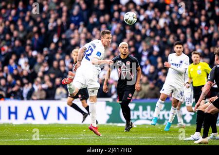 Kopenhagen, Dänemark. 10. April 2022. Lukas Lerager (12) vom FC Kopenhagen beim Superliga-Spiel 3F zwischen dem FC Kopenhagen und dem FC Midtjylland im Kopenhagener Park. (Foto: Gonzales Photo/Alamy Live News Stockfoto