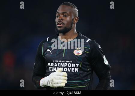 Der PSV Eindhoven-Torwart Yvon Mvogo während des UEFA Europa Conference League Viertelfinales im King Power Stadium, Leicester. Bilddatum: Donnerstag, 7. April 2022. Stockfoto