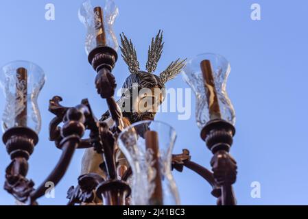Madrid, Spanien, 10.. april 2022. Menschen in den Straßen von Madrid feiern „Domingo de Ramos“ nach zwei Jahren COVID-19-Notstand. Es ist die Tradition Stockfoto