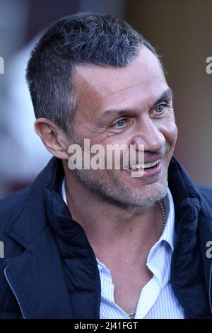 Paolo Maldini Technical Area Director des AC Mailand schaut während des Serie-A-Spiels zwischen dem FC Turin und dem AC Mailand am 10. April 2022 im Stadio Olimpico in Turin, Italien, nach. Stockfoto