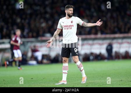 Turin, Italien. 10. April 2022. Olivier Giroud von AC Milan Gesten während der Serie Ein Spiel zwischen Turin FC und AC Mailand im Stadio Olimpico am 10. April 2022 in Turin, Italien. Quelle: Marco Canoniero/Alamy Live News Stockfoto