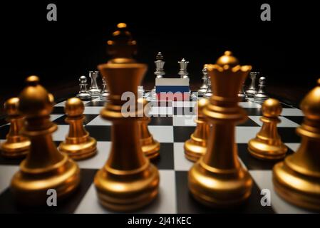 Schachbrett Spiel. Konzept des politischen Konflikts mit Russland. Stockfoto