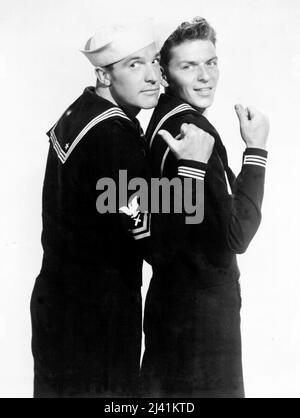 GENE KELLY und FRANK SINATRA in ANCHORS AWEIGH (1945), Regie: GEORGE SIDNEY. Kredit: M.G.M. / Album Stockfoto