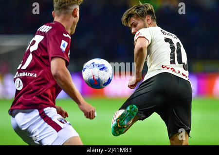 Turin, Italien. 10. April 2022. Brahim Diaz (10) von AC Mailand sah in der Serie Ein Spiel zwischen Turin und AC Mailand im Stadio Olimpico in Turin. (Foto: Gonzales Photo/Alamy Live News Stockfoto