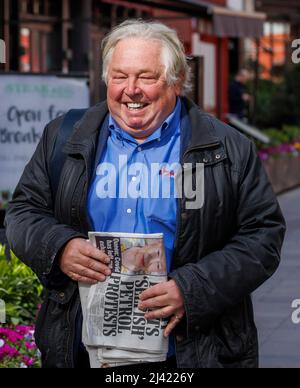 London, Großbritannien. 11. April 2022. Der Radiomoderator und Talkshow-Moderator von LBC, Nick Ferrari, verlässt die Büros von Global Radio. Kredit: Karl Black/Alamy Live Nachrichten Stockfoto