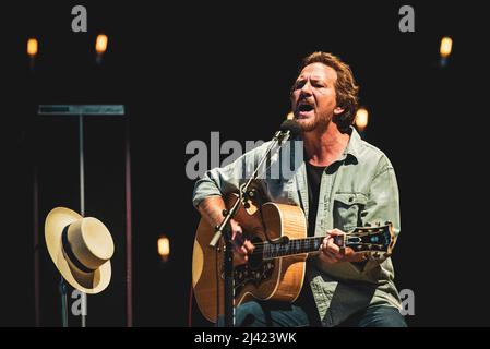 PORTUGAL, LISSABON, ALTICE ARENA 2019: Der amerikanische Sänger, Songwriter und Musiker Eddie Vedder spielt live auf der Bühne für seine Europa-Solo-Tournee Stockfoto