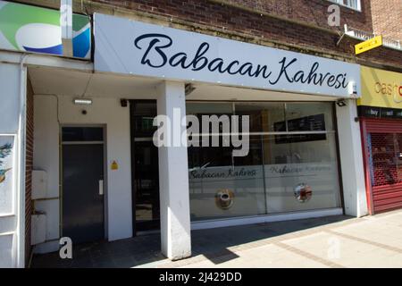 EXETER, Großbritannien - 18. JULI 2021 Babacan Kahrisi Café in der Sidwell Street Stockfoto