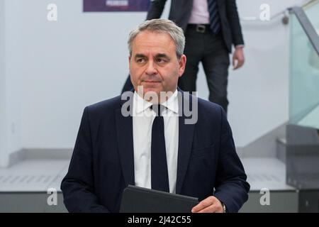 Xavier Bertrand nimmt an der Republikanerversammlung im LR Headquarter Teil - LR ist eine liberal-konservative Partei der Mitte-Rechts am 11. April 2022 in Paris, Frankreich. Foto von Nasser Berzane/ABACAPRESS.COM Stockfoto