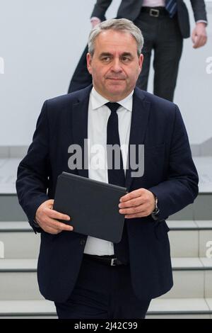 Xavier Bertrand nimmt an der Republikanerversammlung im LR Headquarter Teil - LR ist eine liberal-konservative Partei der Mitte-Rechts am 11. April 2022 in Paris, Frankreich. Foto von Nasser Berzane/ABACAPRESS.COM Stockfoto
