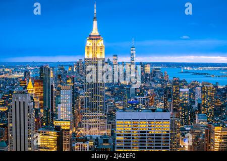 Epische Skyline von New York City, Abendansicht, Vereinigte Staaten von Amerika Stockfoto