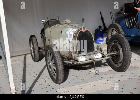 2022. - 1925. April: Der Typ 35B von Chris Hudson auf dem Goodwood Member Meeting 79. Stockfoto