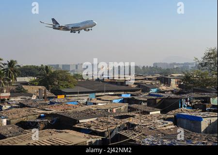 10.12.2011, Mumbai, Maharashtra, Indien, Asien - Boeing 747-400F Frachtschiff der US-amerikanischen Kurierexpress-Firma UPS landet am Flughafen. Stockfoto