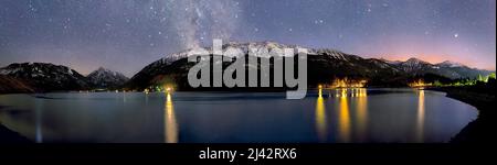 Panorama unter den Sternen mit Chief Joseph Mountain, Wallowa Lake, Oregon Stockfoto