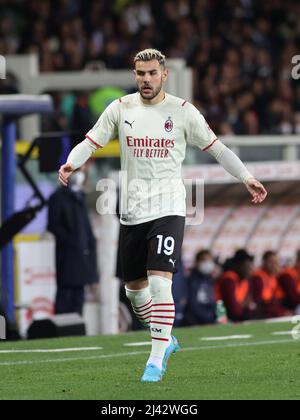 Turin, Italien. 10. April 2022. Theo Hernandez (AC Mailand) während des FC Turin gegen AC Mailand, italienische Fußballserie A Spiel in Turin, Italien, April 10 2022 Quelle: Unabhängige Fotoagentur/Alamy Live News Stockfoto