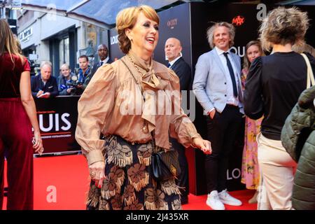 AMSTERDAM, NIEDERLANDE - 11. APRIL: Truus van Gaal während der Premiere von LOUIS im Tuschinski Movie Theatre am 11. April 2022 in Amsterdam, Niederlande. (Foto von Broer van den Boom/Orange Picics) Credit: Orange Pics BV/Alamy Live News Stockfoto