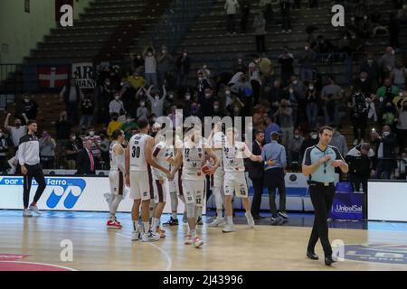 Cremona, Italien. 10. April 2022. Bertram Yachts Tortona während Vanoli Basket Cremona vs Bertram Derthona Tortona, Italienische Basketball A Serie Championship in Cremona, Italien, April 10 2022 Kredit: Unabhängige Fotoagentur/Alamy Live Nachrichten Stockfoto