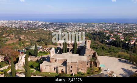 Bellapais Kloster Dorf am Berg in Kyrenia, Nordzypern Stockfoto