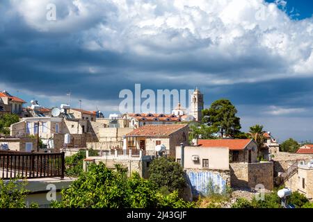 Lefkara Dorf, Zypern unter stürmischem Himmel Stockfoto