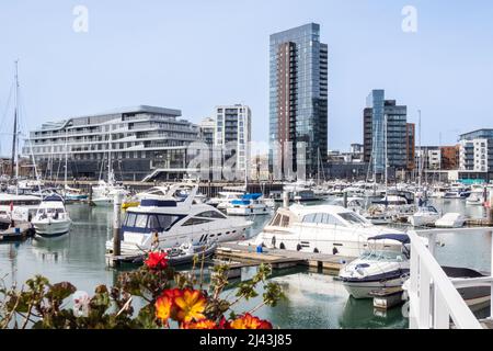 Großbritannien, England, Hampshire. Ocean Village Marina in Southampton. Stockfoto