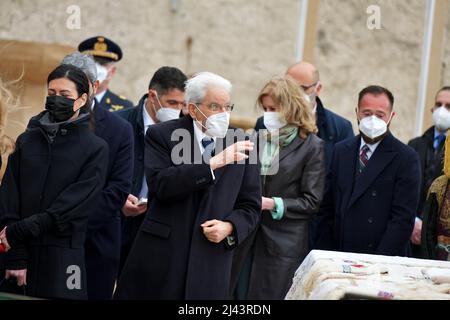 Procida, Kampanien, Italien. 9. April 2022. Sergio Mattarella, Präsident der Italienischen Republik, während der Einweihungsfeier der italienischen Kulturhauptstadt Procida 2022. (Bild: © Pasquale Gargano/Pacific Press via ZUMA Press Wire) Stockfoto