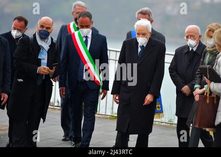 Procida, Kampanien, Italien. 9. April 2022. Sergio Mattarella, Präsident der Italienischen Republik, während der Einweihungsfeier der italienischen Kulturhauptstadt Procida 2022. (Bild: © Pasquale Gargano/Pacific Press via ZUMA Press Wire) Stockfoto