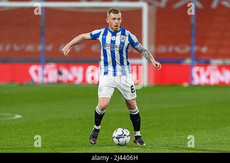 Lewis O'Brien #8 von Huddersfield Town während des Spiels in , am 4/11/2022. (Foto von Craig Thomas/News Images/Sipa USA) Stockfoto