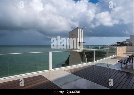 Aussichtsplattform und Turm Elevador do Peneco, Albufeira, Algarve, Portugal, Europa Stockfoto