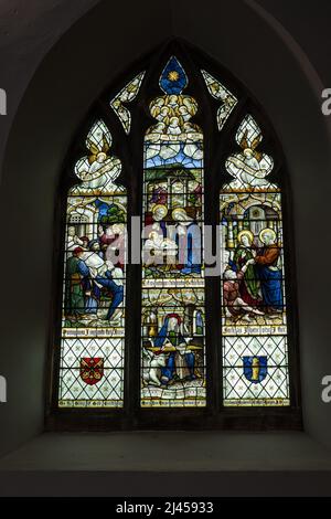 Buntglasfenster 1913 von Burlison & Grylls in der angelsächsischen Kirche All Saints, Brixworth, Northamptonshire, UK Stockfoto