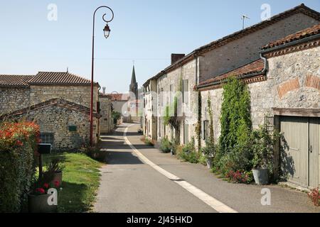 Dolmayrac (Südwestfrankreich): Häuser in der Rue de la Bastide, im Dorf Stockfoto