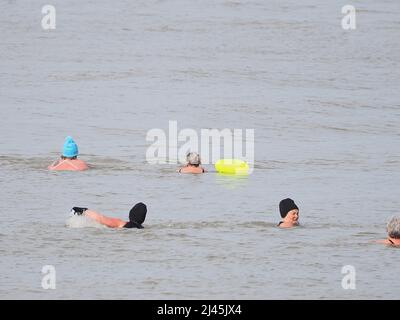 Sheerness, Kent, Großbritannien. 12. April 2022. UK Wetter: Ein sonniger Morgen in Sheerness, Kent. Kredit: James Bell/Alamy Live Nachrichten Stockfoto