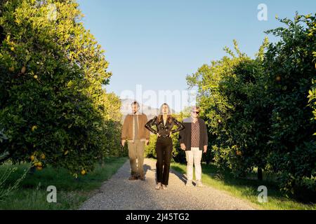 JESSE PLEMONS, JASON SEGEL und LILY COLLINS in WINDFALL (2022), Regie: CHARLIE MCDOWELL. Kredit: Mutressa Filme / Album Stockfoto