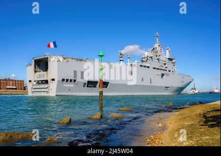 FS Dixmude (L9015) ist ein amphibisches Angriffsschiff der französischen Marine Nationale - April 2022. Stockfoto