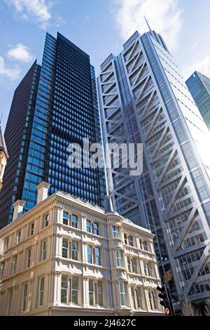 Ein Hochhausgebäude in Bishopsgate Plaza, der sich über 150 Bishopsgate-Wohnungen in der City of London erhebt England 2022 KATHY DEWITT Stockfoto