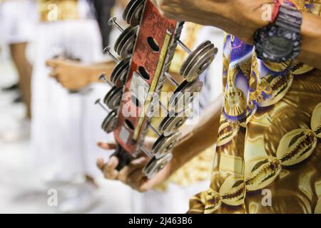 Technische Probe der Sambaschule Beija Flor in Marques de Sapucai in Rio de Janeiro, Brasilien - 27. März 2022: Parade der Sambaschule academ Stockfoto