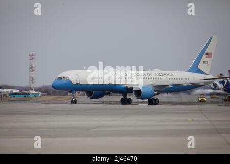 Otopeni, Rumänien - 11. März 2022: Flugzeug der Air Force 2, das Flugzeug der United States Air Force, das den US-Vizepräsidenten trägt. Stockfoto