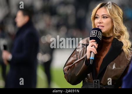 Die italienische TV-Journalistin von DAZN Diletta Leotta während des Fußballmatches der Serie A zwischen dem FC Juventus und dem SSC Napoli im Allianz Stadium am 6. Januar 20 Stockfoto