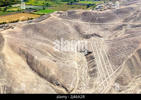 Linien und Geoglyphen von Palpa. UNESCO-Weltkulturerbe in Peru Stockfoto