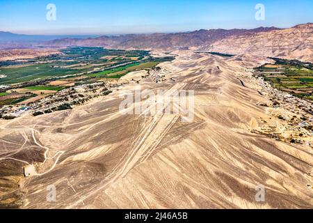 Linien und Geoglyphen von Palpa. UNESCO-Weltkulturerbe in Peru Stockfoto