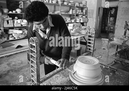 Sizilien (Italien, professionelle Keramikschule in Santo Stefano di Camastra (Messina), April 1980 Stockfoto