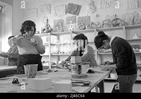 Sizilien (Italien, professionelle Keramikschule in Santo Stefano di Camastra (Messina), April 1980 Stockfoto