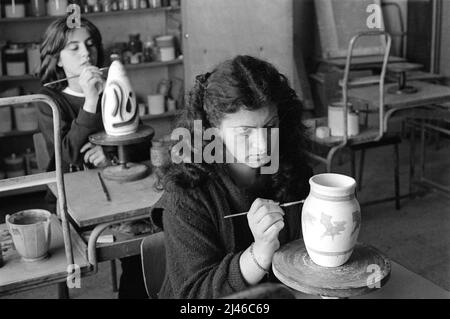 Sizilien (Italien, professionelle Keramikschule in Santo Stefano di Camastra (Messina), April 1980 Stockfoto