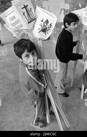 - Sizilien, traditionelle Osterfeierlichkeiten, Prozession von Real Maestranza, Gründonnerstag in Caltanissetta (1980. April) - Sicilia, celebrazioni tradizionali della Pasqua, processione della Real Maestranza, giovedì Santo a Caltanissetta (April 1980) Stockfoto