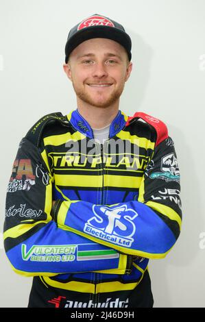 MANCHESTER, GROSSBRITANNIEN. APRIL 12.: Connor Mountain, Sheffield der aufsteigende Star der Tigers beim Saisonstart des Discovery Networks Eurosport Speedway am Dienstag, den 12.. April 2022 im National Speedway Stadium, Manchester (Quelle: Ian Charles | MI News) Quelle: MI News & Sport /Alamy Live News Stockfoto