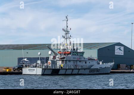 HMC Seeker ist ein Cutter der Grenzbehörde (Zoll) des Vereinigten Königreichs. In Shoreham Harbor, West sussex, Großbritannien Stockfoto