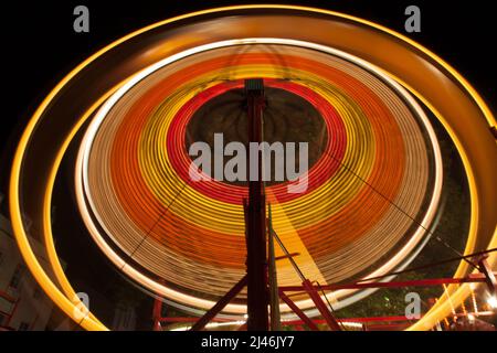 Fairground Fahren Sie auf leichten Wegen von der jährlichen Wandermesse in St Giles, Oxford. Stockfoto