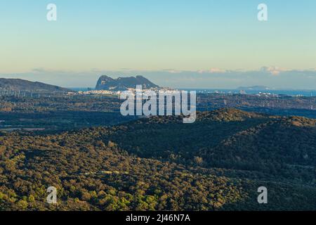 Gibraltar Rock vom spanischen Festland aus gesehen Stockfoto