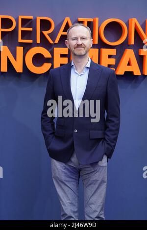 Mark Gatiss kommt zur britischen Premiere der Operation Hackeat im Curzon Mayfair Kino im Zentrum von London. Bilddatum: Dienstag, 12. April 2022. Stockfoto